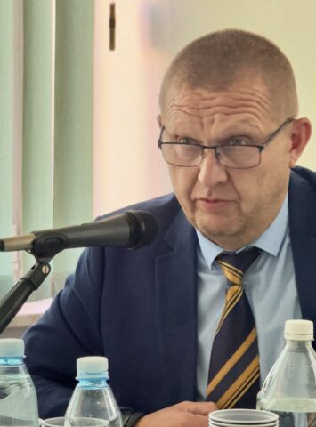 dr Jarosław Dąbrowski