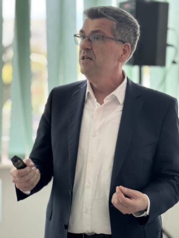 prof dr hab. Piotr Nowak